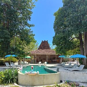 Maleo Moyo Hotel & Dive Resort